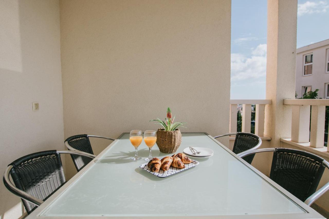 Апартаменты Apartman Sunny Трогир Экстерьер фото